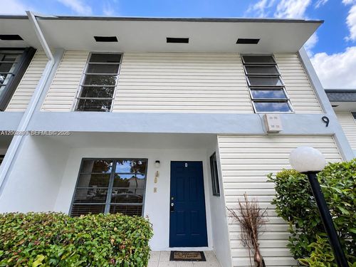 9d-2750 N 34th Ave, Hollywood, FL, 33021-3143 | Card Image