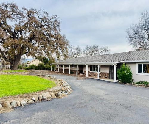 870 W Edmundson Ave, Morgan Hill, CA, 95037-5305 | Card Image