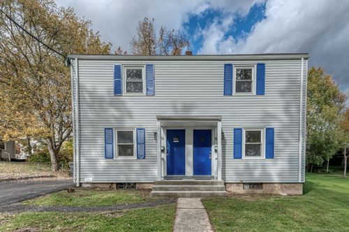 10 Baltic St, Hartford, CT, 06112-1201 | Card Image