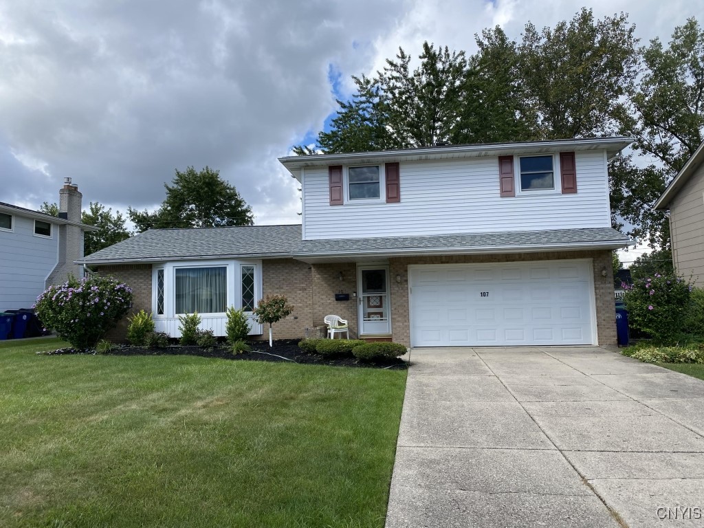 Macarthur Dr, Buffalo, NY 14221