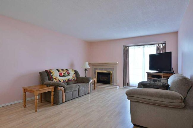 31 Escott Close, Home with 3 bedrooms, 2 bathrooms and 3 parking in Red Deer AB | Image 2