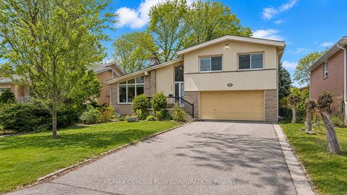 333 Pleasant Ave, North York, ON, M2R2R3 | Card Image