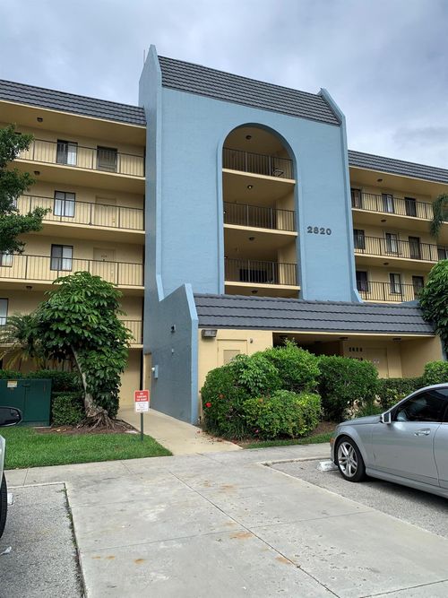 apt-302-2820 Tennis Club Dr, West Palm Beach, FL, 33417-2865 | Card Image