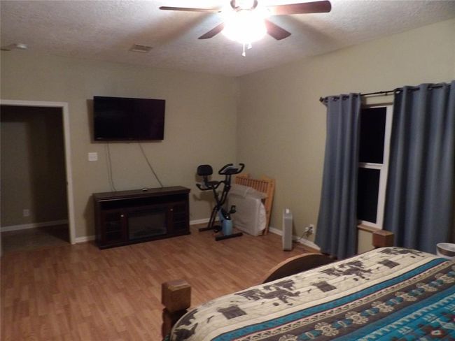 MASTER BEDROOM | Image 8