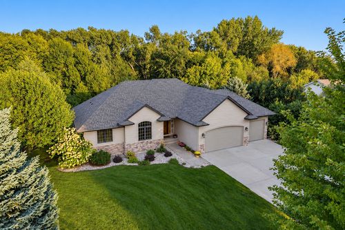 44229 Willow Rd, Saint Peter, MN, 56082-5147 | Card Image
