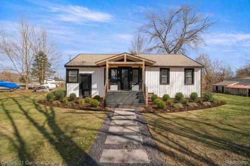 4296 Burgess Rd, Pinckney, MI, 48169-8791 | Card Image