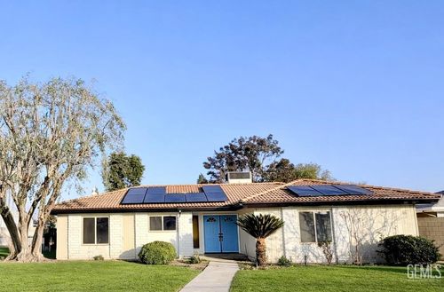 5820 Patton Way, Bakersfield, CA, 93308-3765 | Card Image