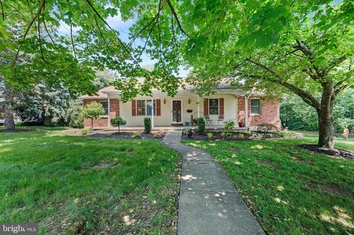 136 Main St, RED HILL, PA, 18076-1402 | Card Image