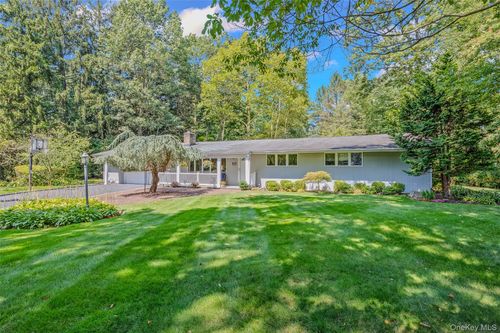 34 Cherry Ln E, Syosset, NY, 11791-1816 | Card Image