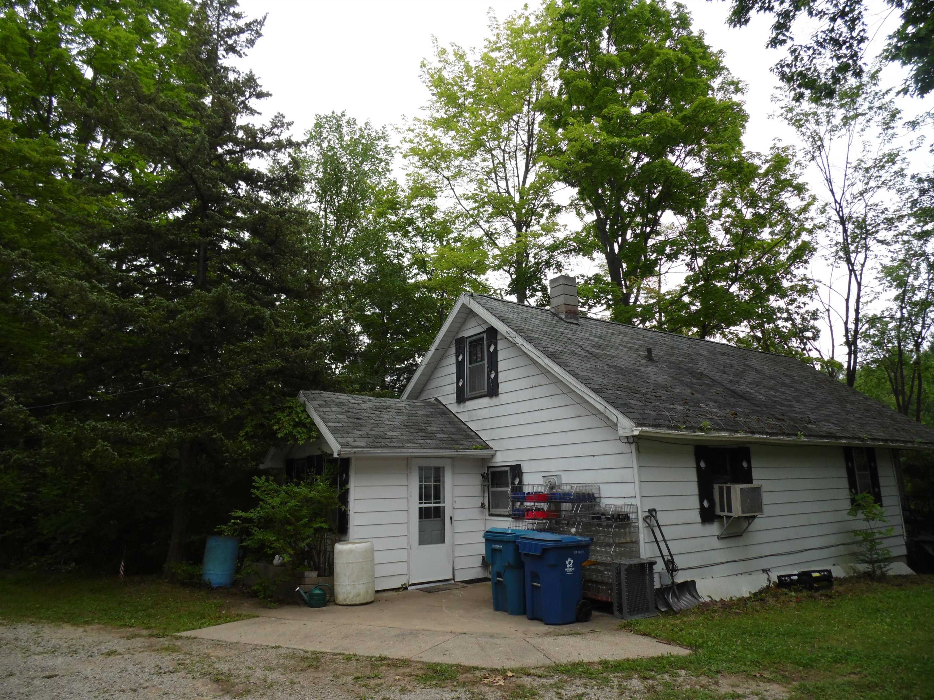 Gardner St, Alger, MI 48610