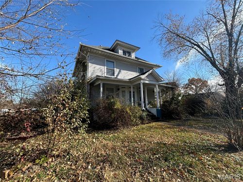 511 S Washington St, Mc Leansboro, IL, 62859-1237 | Card Image