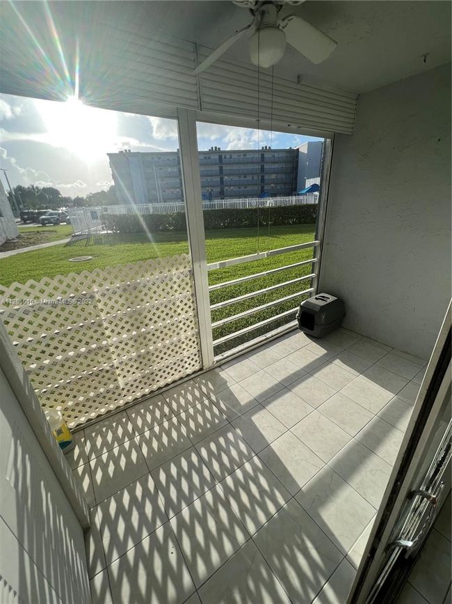 H - 14140 Sw 84 Th St, Condo with 2 bedrooms, 2 bathrooms and null parking in Kendall FL | Image 6