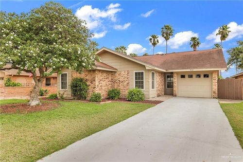 912 Palm Dr, Alamo, TX, 78516-2585 | Card Image