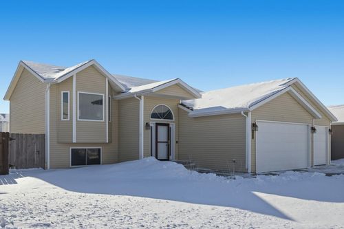 1037 39th Avenue W, West Fargo, ND, 58078 | Card Image