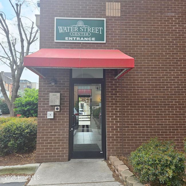WSC Lobby Entry (behind building) | Image 47
