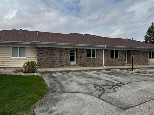 10-427 8th Ave Sw, Waverly, IA, 50677-3709 | Card Image