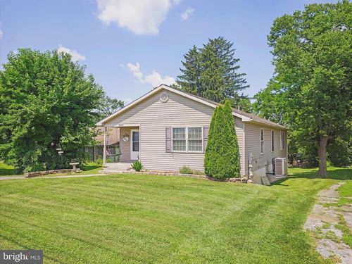 8660 Downsville Pike, WILLIAMSPORT, MD, 21795-4006 | Card Image