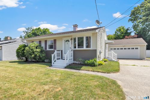 105 Sunset Dr, Derby, CT, 06418-2251 | Card Image