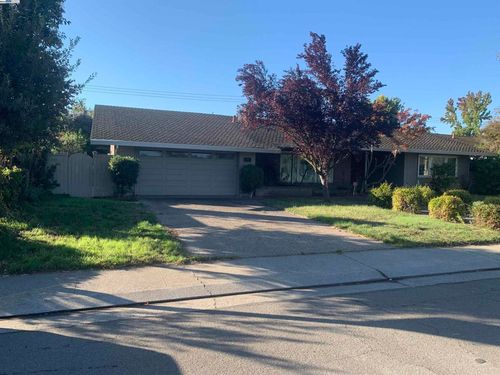 2738 W Benjamin Holt Dr, Stockton, CA, 95207-3215 | Card Image