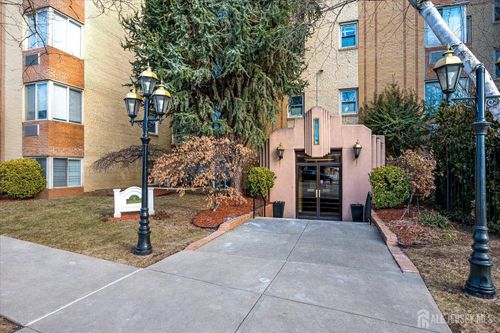 31-19-31 Lyons Ave, Newark, NJ, 07112-2420 | Card Image