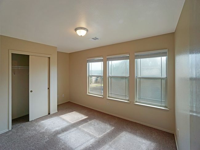 11404 Briarcreek Loop, House other with 3 bedrooms, 3 bathrooms and 4 parking in Manor TX | Image 12