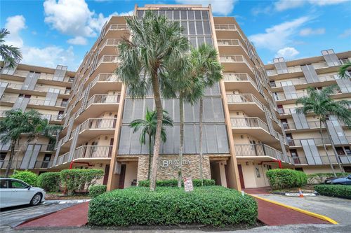 apt-309-3301 N Country Club Dr, Aventura, FL, 33180-1613 | Card Image