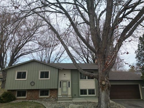 242 Stephen Ct, Chaska, MN, 55318-1608 | Card Image