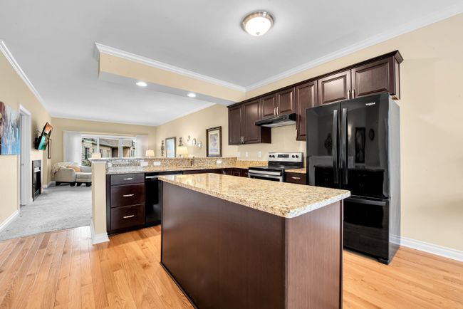 259 Victoria Dr, Condo with 2 bedrooms, 2 bathrooms and null parking in Dexter MI | Image 4