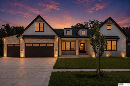 3642 Wilderness Hills Blvd, Lincoln, NE, 68516-5575 | Card Image