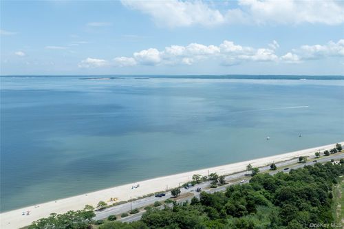 795 Pine Tree Rd, Cutchogue, NY, 11935-1582 | Card Image