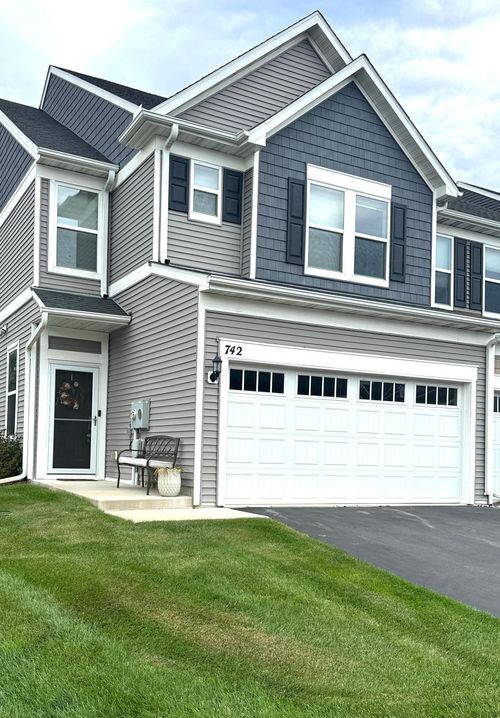 742 Maggie Way, Chanhassen, MN, 55317-3300 | Card Image