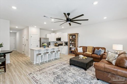 3981 Pendragon Cir, Milton, FL, 32583-4526 | Card Image
