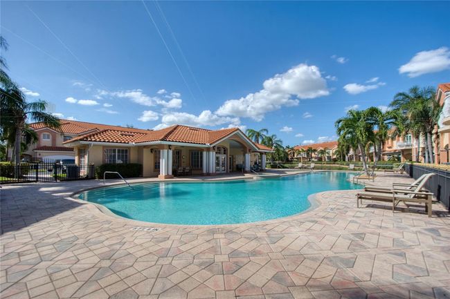 6303 Vista Verde Dr E, Townhouse with 3 bedrooms, 3 bathrooms and null parking in GULFPORT FL | Image 66