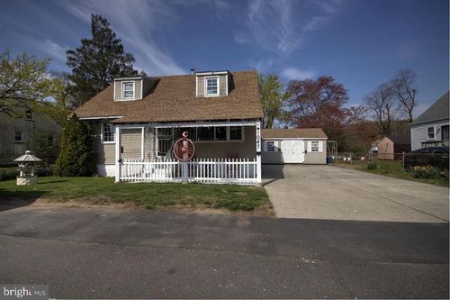 1047 Harrison St, BRISTOL, PA, 19007-6444 | Card Image