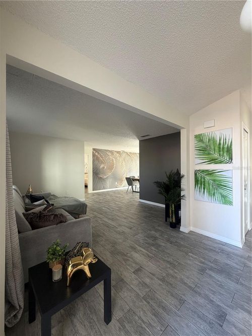 548 Glen Haven Dr, DELTONA, FL, 32738-8927 | Card Image