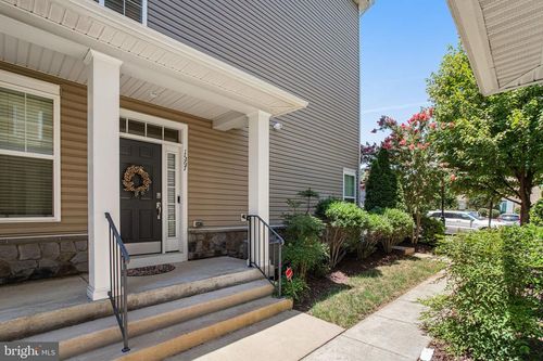 57-1567 Renate Dr, WOODBRIDGE, VA, 22192-2724 | Card Image