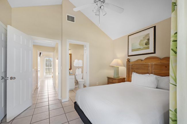 2104 Marina Villas Dr, Condo with 2 bedrooms, 3 bathrooms and null parking in Duck Key FL | Image 24