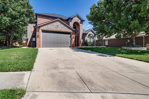 709 Date Ct, Burleson, TX, 76028-8407 | Card Image
