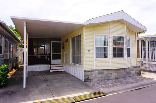 21145 Lazy Days Cir, Lutz, FL, 33558-5419 | Card Image