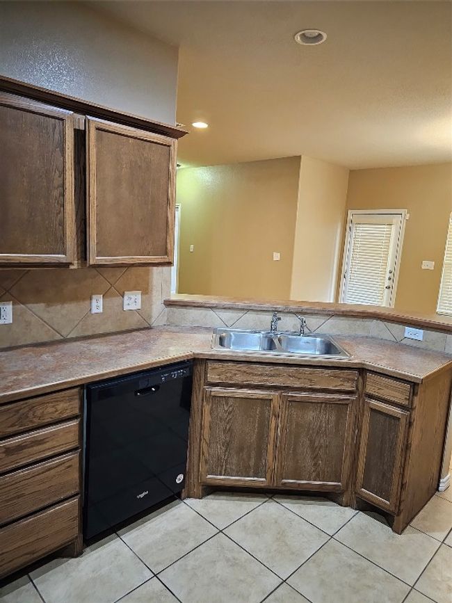 2106 Red Fox Rd, House other with 3 bedrooms, 2 bathrooms and 2 parking in Austin TX | Image 13