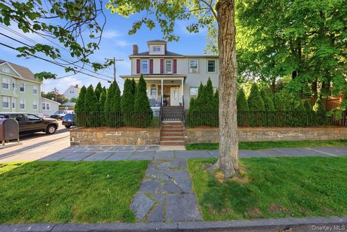 47 Glover Ave, Yonkers, NY, 10704-4233 | Card Image