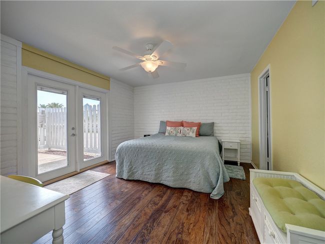 APT-133 - 4901 State Highway 361, Condo with 2 bedrooms, 2 bathrooms and null parking in Port Aransas TX | Image 15