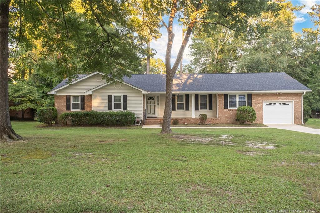 Dobson Dr, Fayetteville, NC 28311