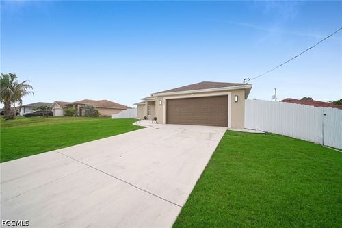 3831 21st St W, Lehigh Acres, FL, 33971-5622 | Card Image