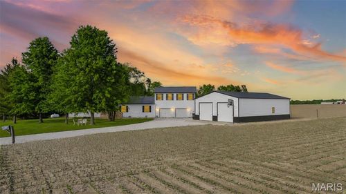 367 Nw 175 Ave, Carrollton, IL, 62016-2011 | Card Image