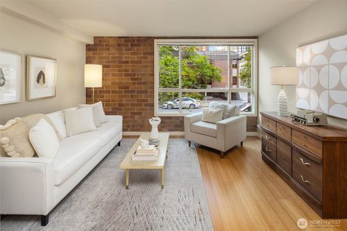 apt-101-905 Cherry St, Seattle, WA, 98104-2002 | Card Image