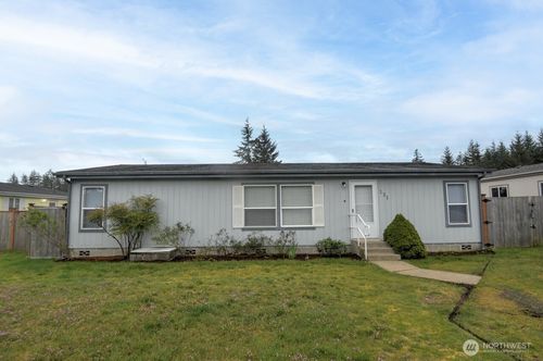 121 W Freedom Ln, Shelton, WA, 98584-7243 | Card Image