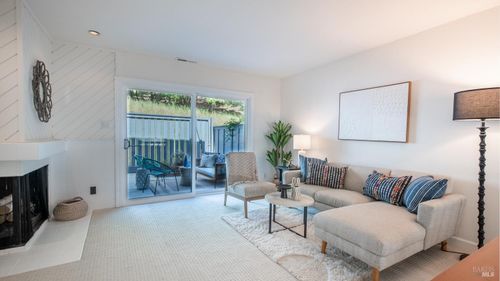 8 Ace Court, Fairfax, CA, 94930 | Card Image