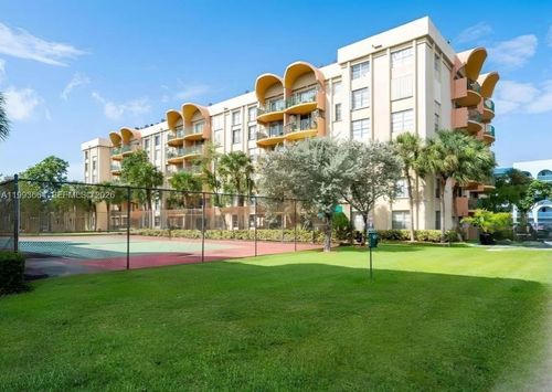 apt-104-9360 Fontainebleau Blvd, Miami, FL, 33172-5606 | Card Image