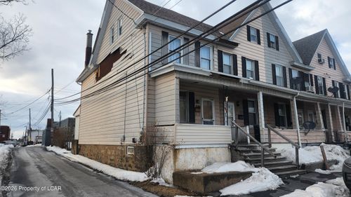 16 S 3rd St, West Hazleton, PA, 18202-3872 | Card Image
